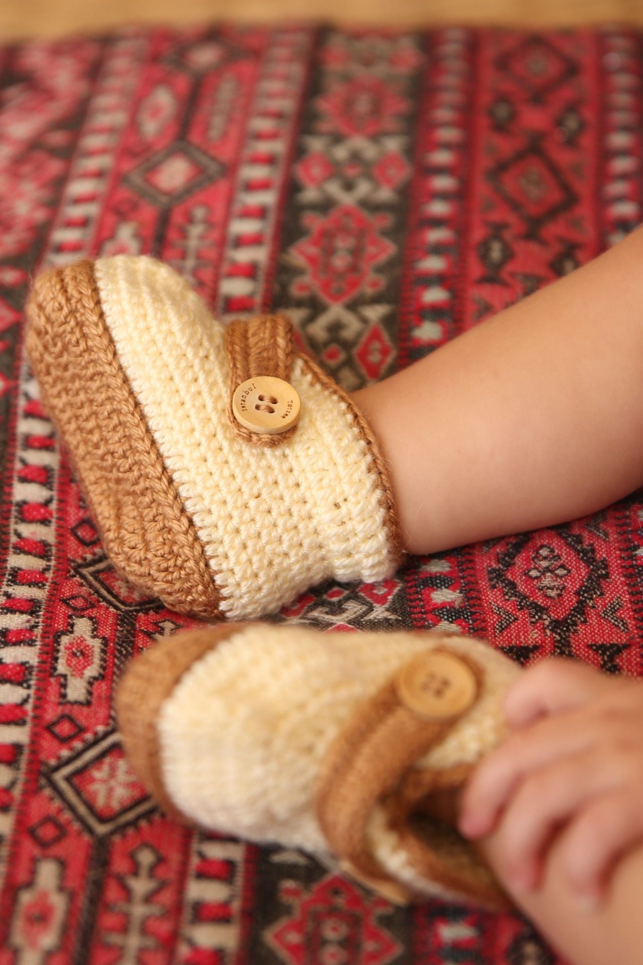 Totzee; Düğmeli Bot Patik Krem & Kahverengi; Buttoned Boot Yarn Booties Cream & Brown