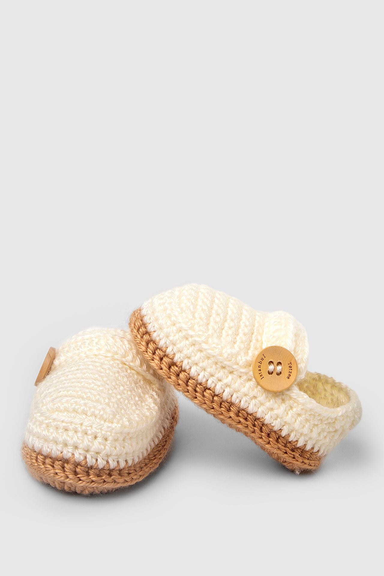 Totzee; Yandan Düğmeli Patik Ekru & Açık Kahve; Side Buttoned Yarn Booties Ecru & Light Brown