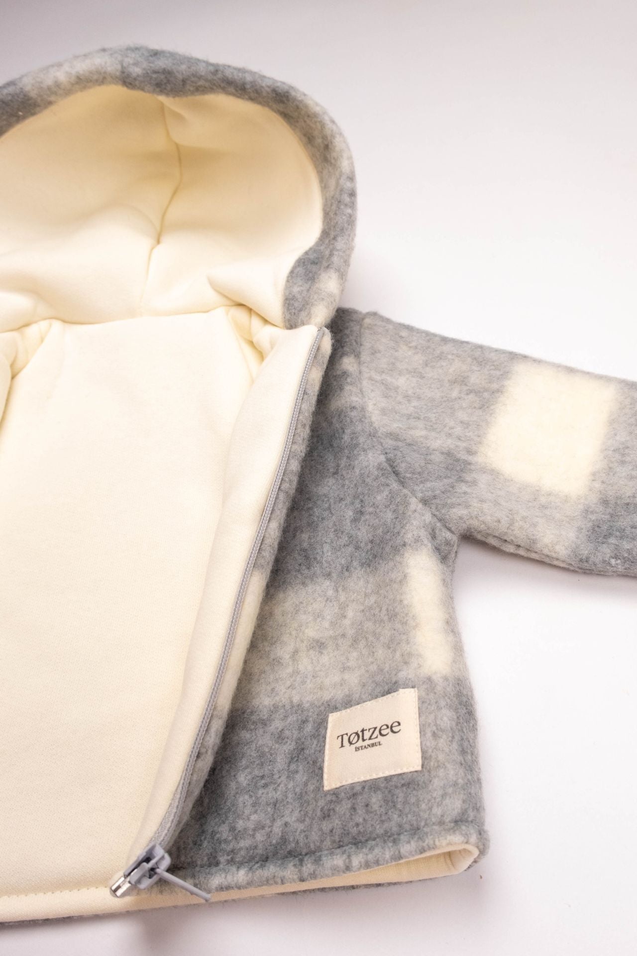 Totzee; Kapüşonlu Mont Ekose Gri & Krem; Hooded Coat Plaid Reb & Cream