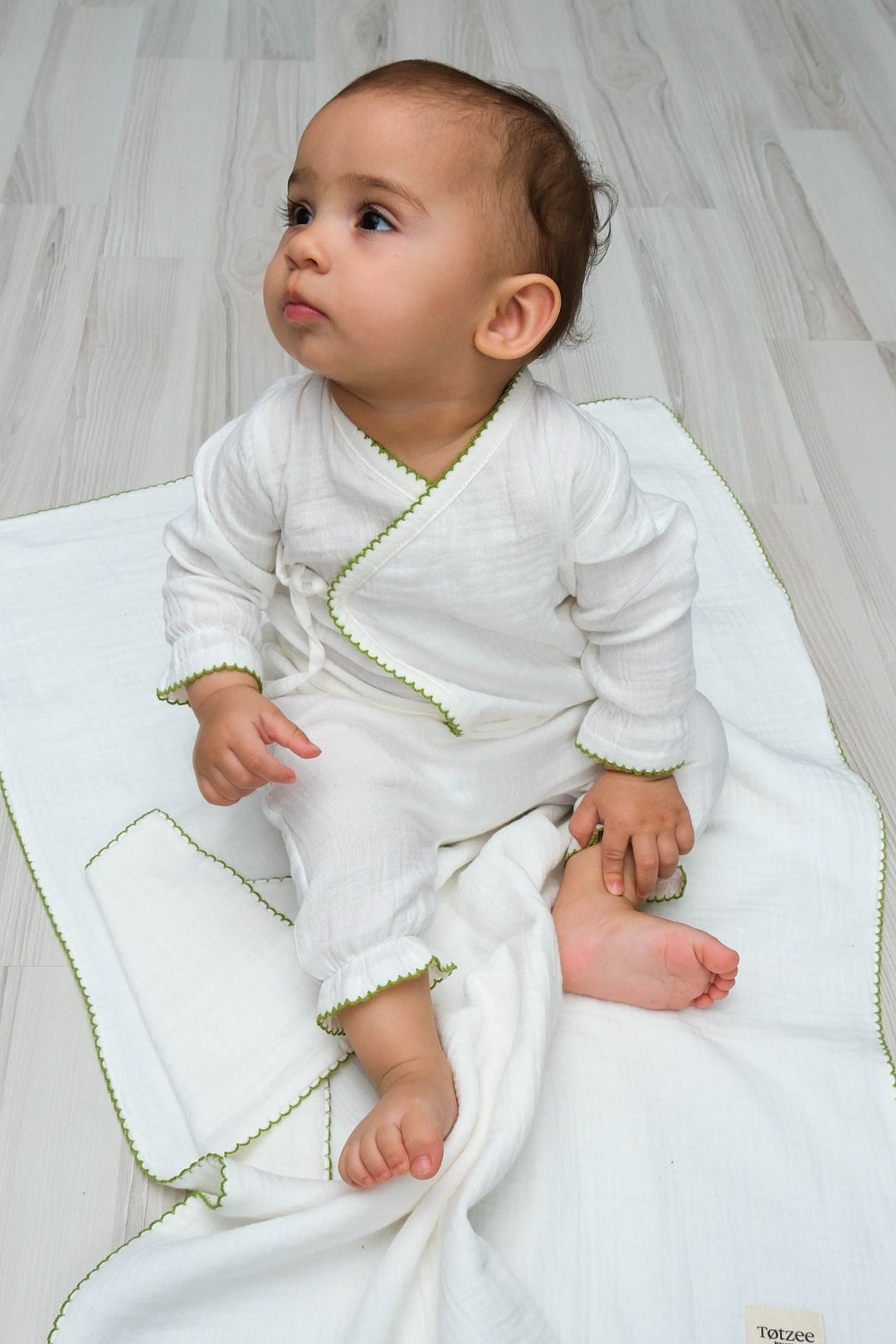 Totzee; Müslin Yenidoğan Yeşil Kroşeta Detaylı Üst; Muslin Newborn Green Crochet Detail Top