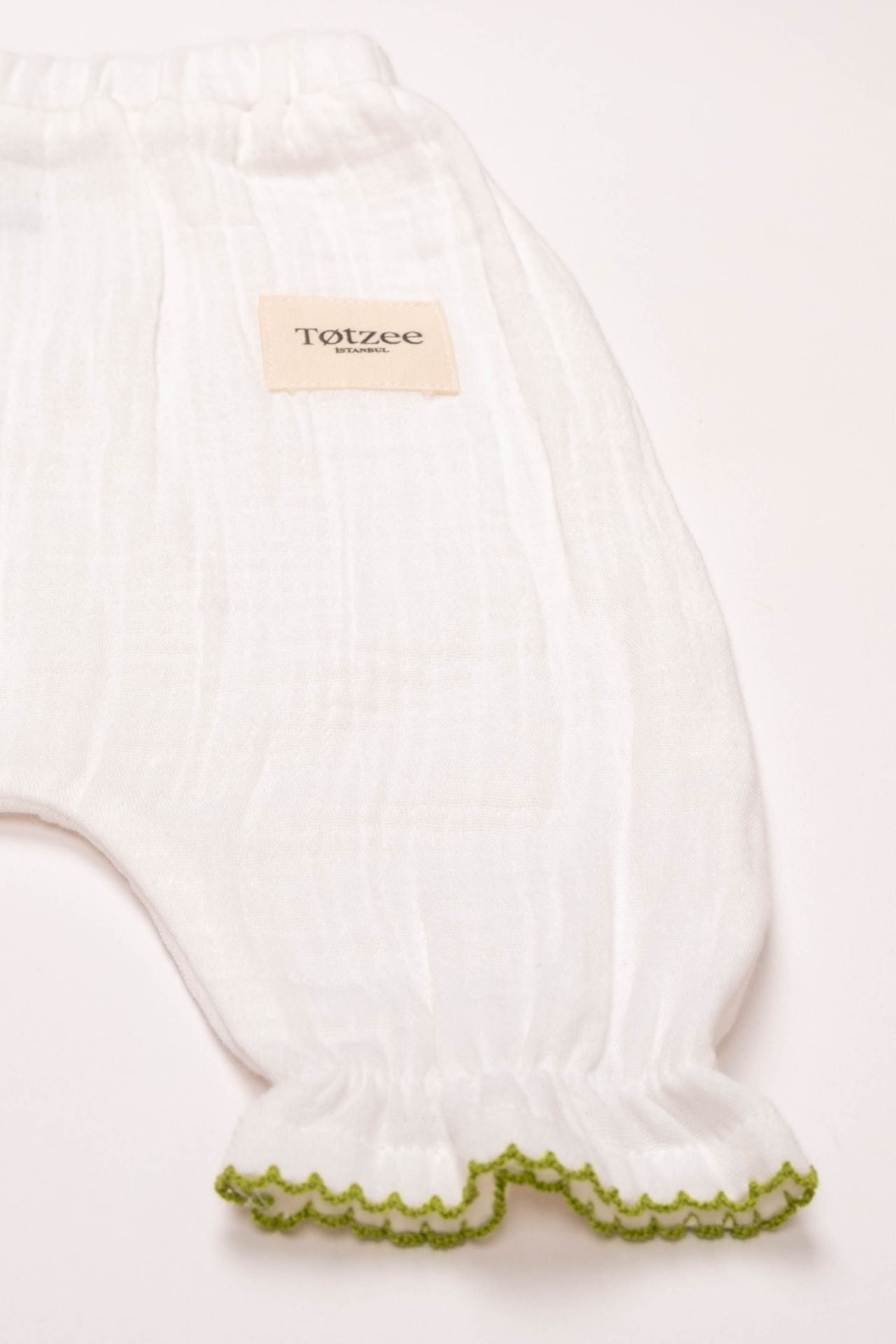 Totzee; Müslin Yenidoğan Yeşil Kroşeta Detaylı Pantolon Ekru; Newborn Muslin Green Crochet Detail Trousers